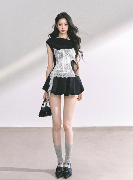 Sculpted Belt Skirt - Black