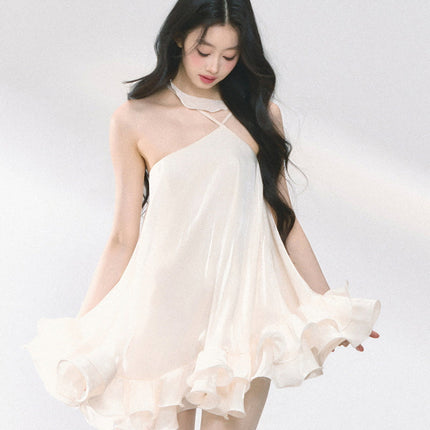 K Poupée Luminous Glam collection of romantic K-fashion dresses, skirts, and sets. Pale tones and fluttering details glow softly with charm, made for first dates, garden parties, or dreamy nights when elegance feels effortless.