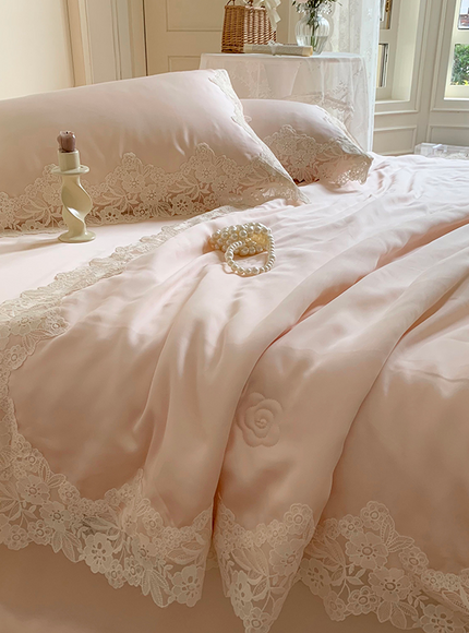 Lace Bloom Dream Bedding Set