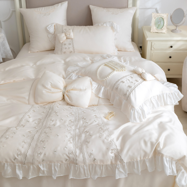 Embroidered Bow Lace Bedding Set