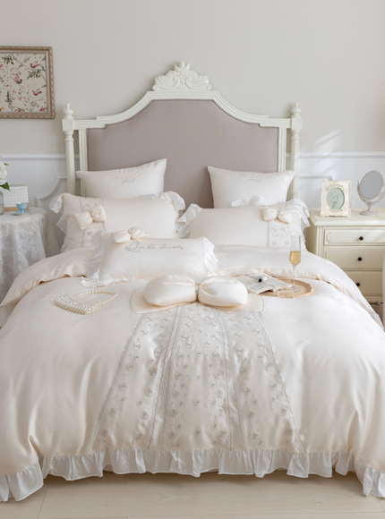 Embroidered Bow Lace Bedding Set