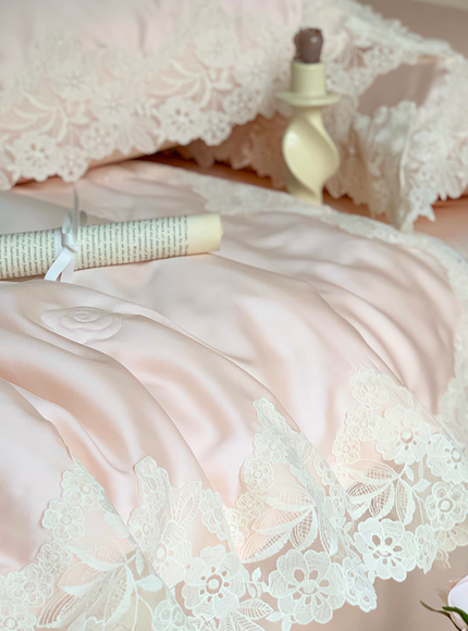 Lace Bloom Dream Bedding Set
