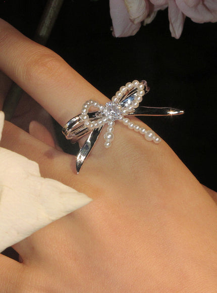 Pearl Lustre Tie Open Ring