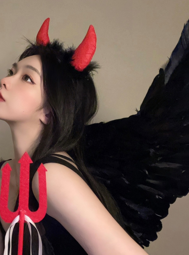 Good Girl / Bad Girl Wings