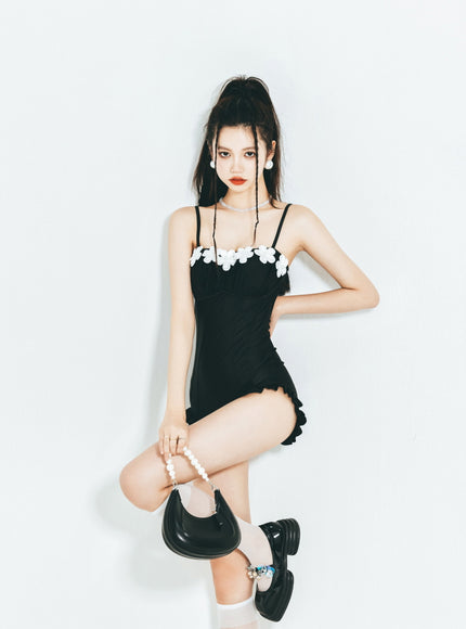 Floral Trim Slim-Fit One-Piece Swimsuit