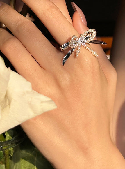 Pearl Lustre Tie Open Ring
