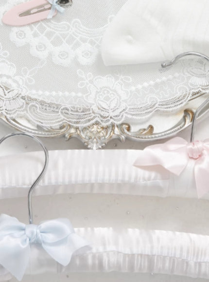 Lace Bow Puff Hanger