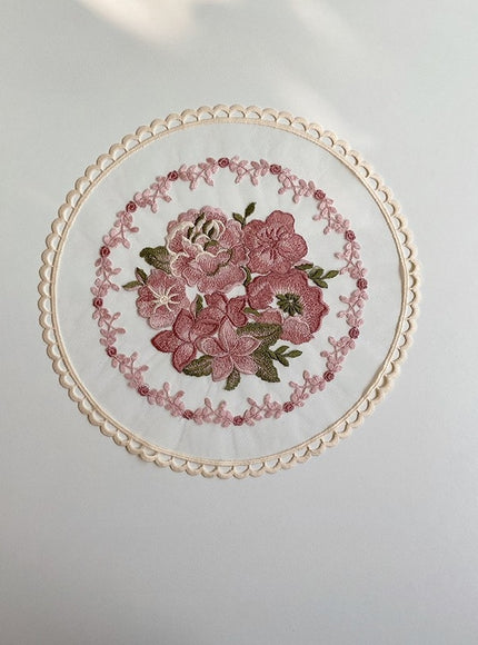 Lace Bloom Tray Mat