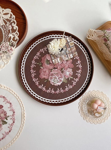 Lace Bloom Tray Mat