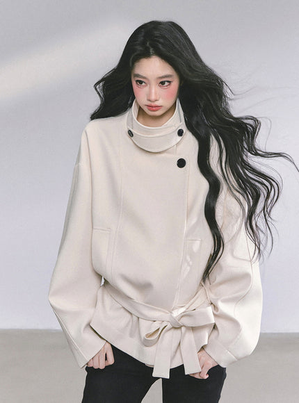 Contour Line White Jacket