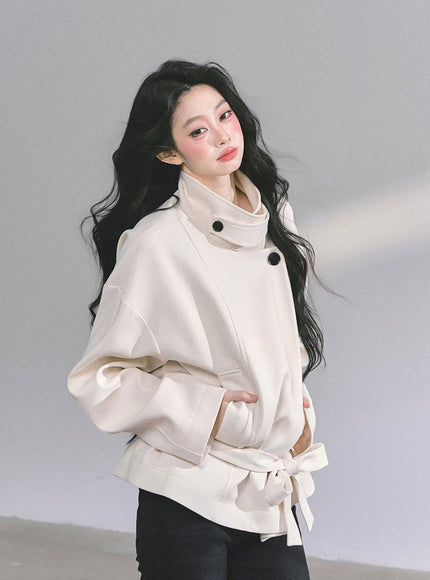 Contour Line White Jacket