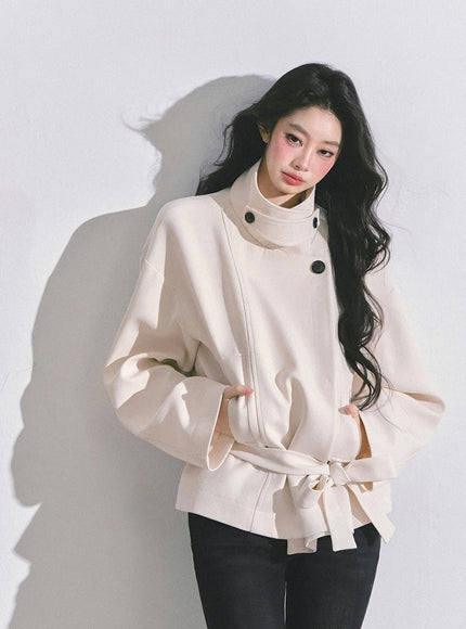 Contour Line White Jacket