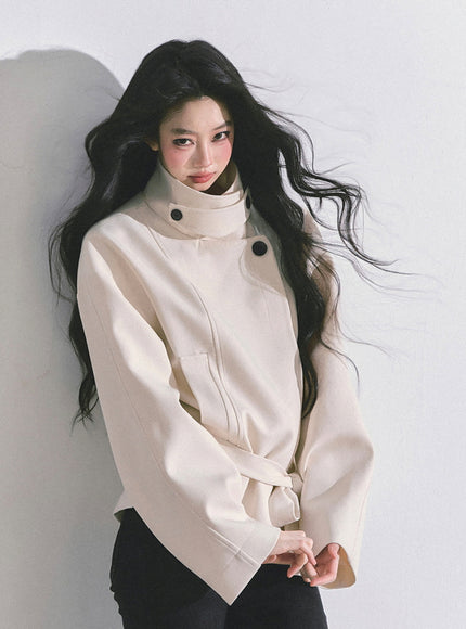 Contour Line White Jacket