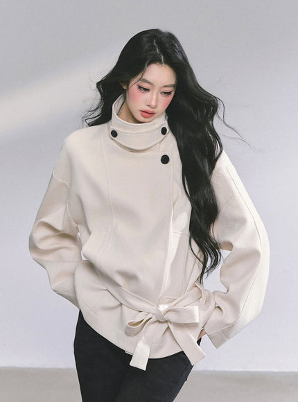 Contour Line White Jacket