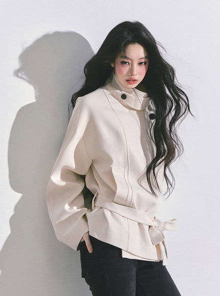 Contour Line White Jacket