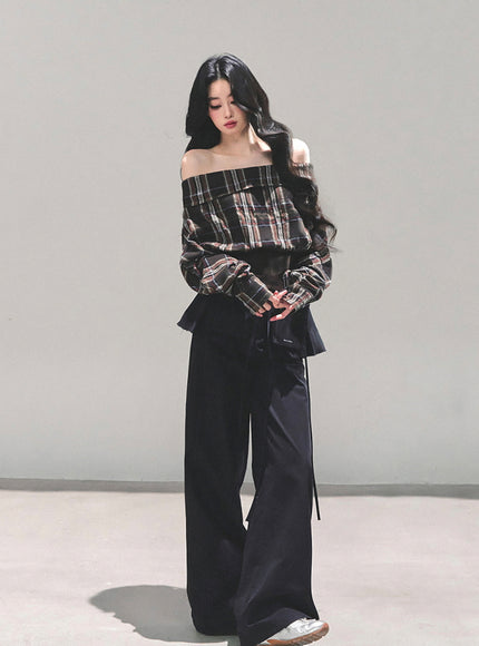 Off-Shoulder Plaid Cropped Top