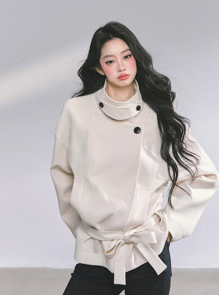 Contour Line White Jacket