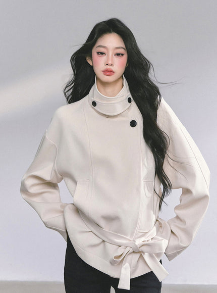 Contour Line White Jacket