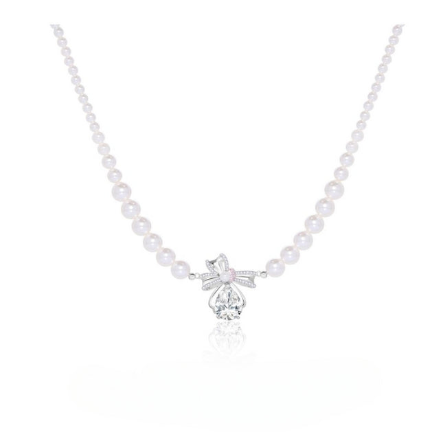 Romantic Pearl Pendant Necklace