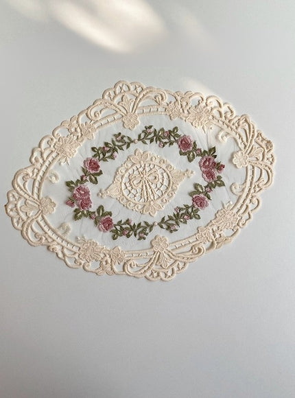Lace Bloom Tray Mat