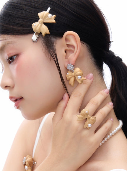 Wooden Bow Pearl Open Ring
