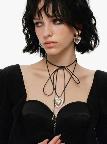 Vintage Ruffle Heart Ribbon Choker