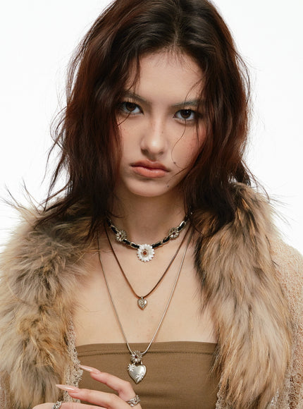 Blooming Daisy Charm Necklace