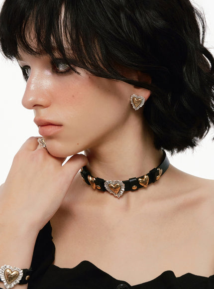 Vintage Ruffle Heart Leather Choker