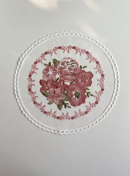 Lace Bloom Tray Mat