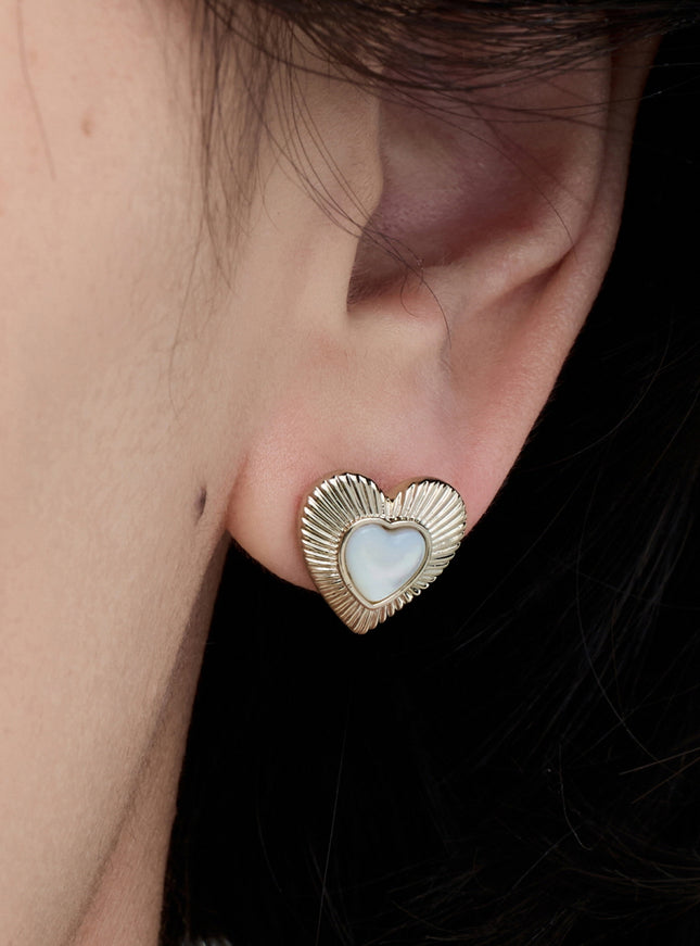 Lueur Heart Stud Earrings