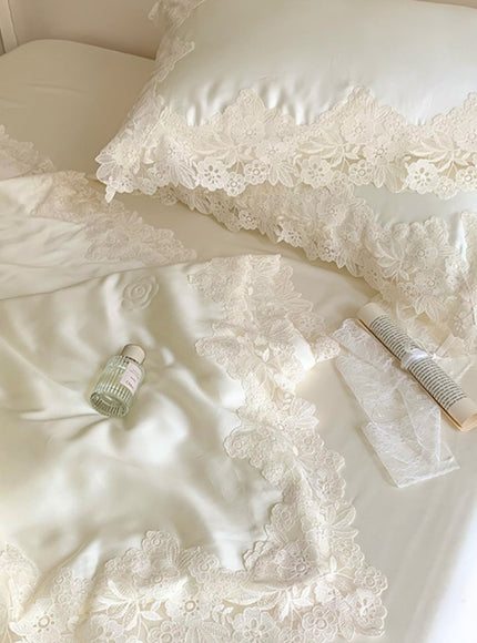 Lace Bloom Dream Bedding Set