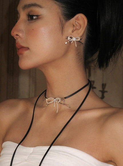 Pearl Loop Ribbon Choker