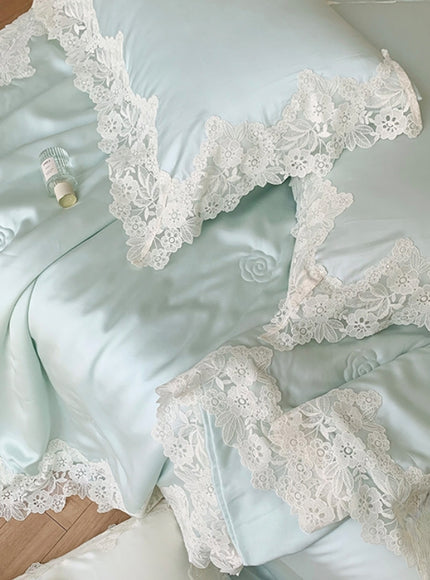Lace Bloom Dream Bedding Set