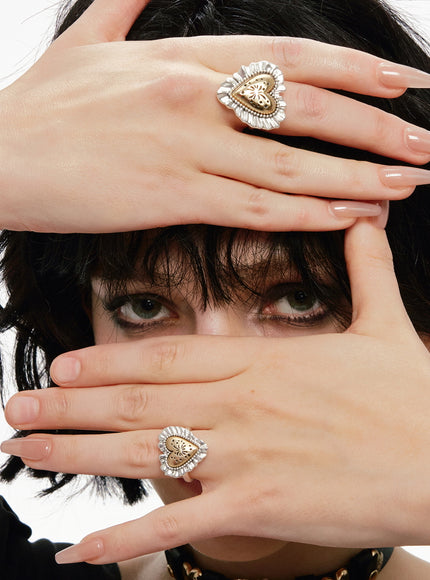 Vintage Ruffle Heart Ring