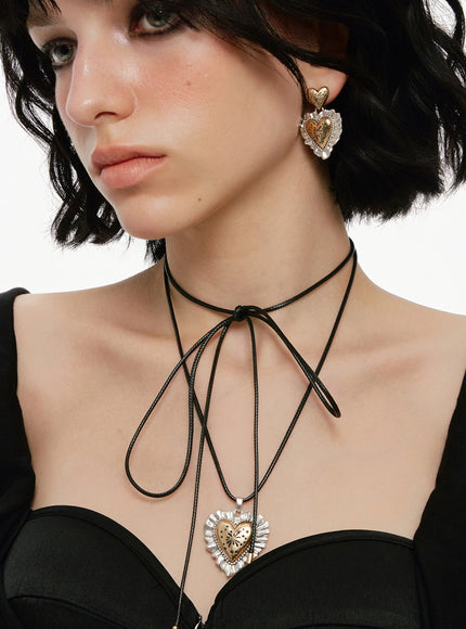 Vintage Ruffle Heart Ribbon Choker