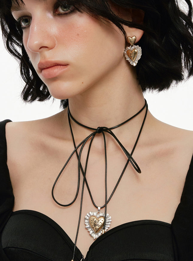 Vintage Ruffle Heart Ribbon Choker