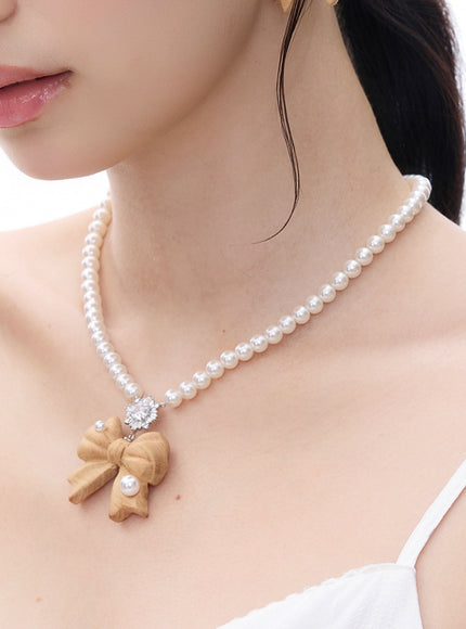 Wooden Bow Pearl Necklace