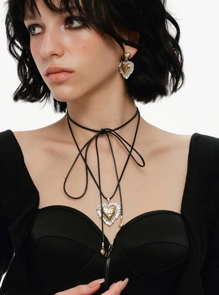 Vintage Ruffle Heart Ribbon Choker