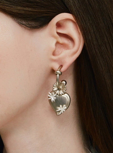 Blooming Daisy Heart Earrings