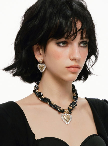 Vintage Ruffle Heart Statement Necklace