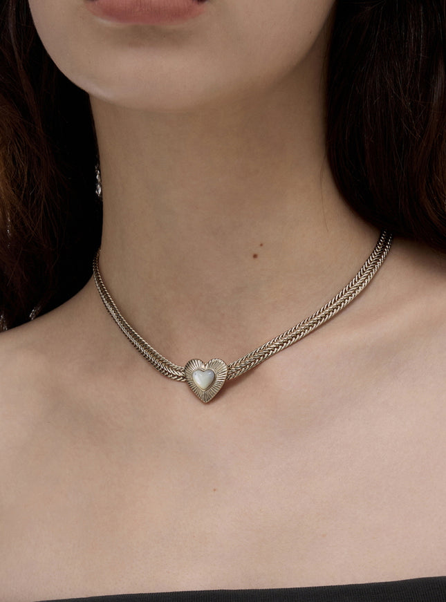 Lueur Heart Twist Chain Necklace