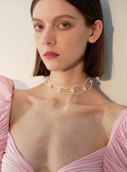 Ribbon Loop Pearl Choker