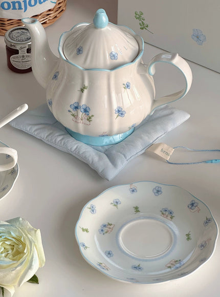 Bluebelle Cottage Porcelain Tea Set