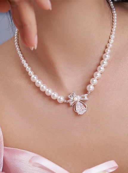 Romantic Pearl Pendant Necklace