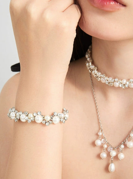 Dewdrop Pearl Charm Bracelet